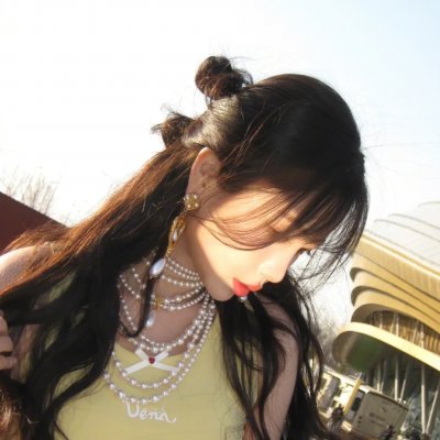 麻烦中的女人